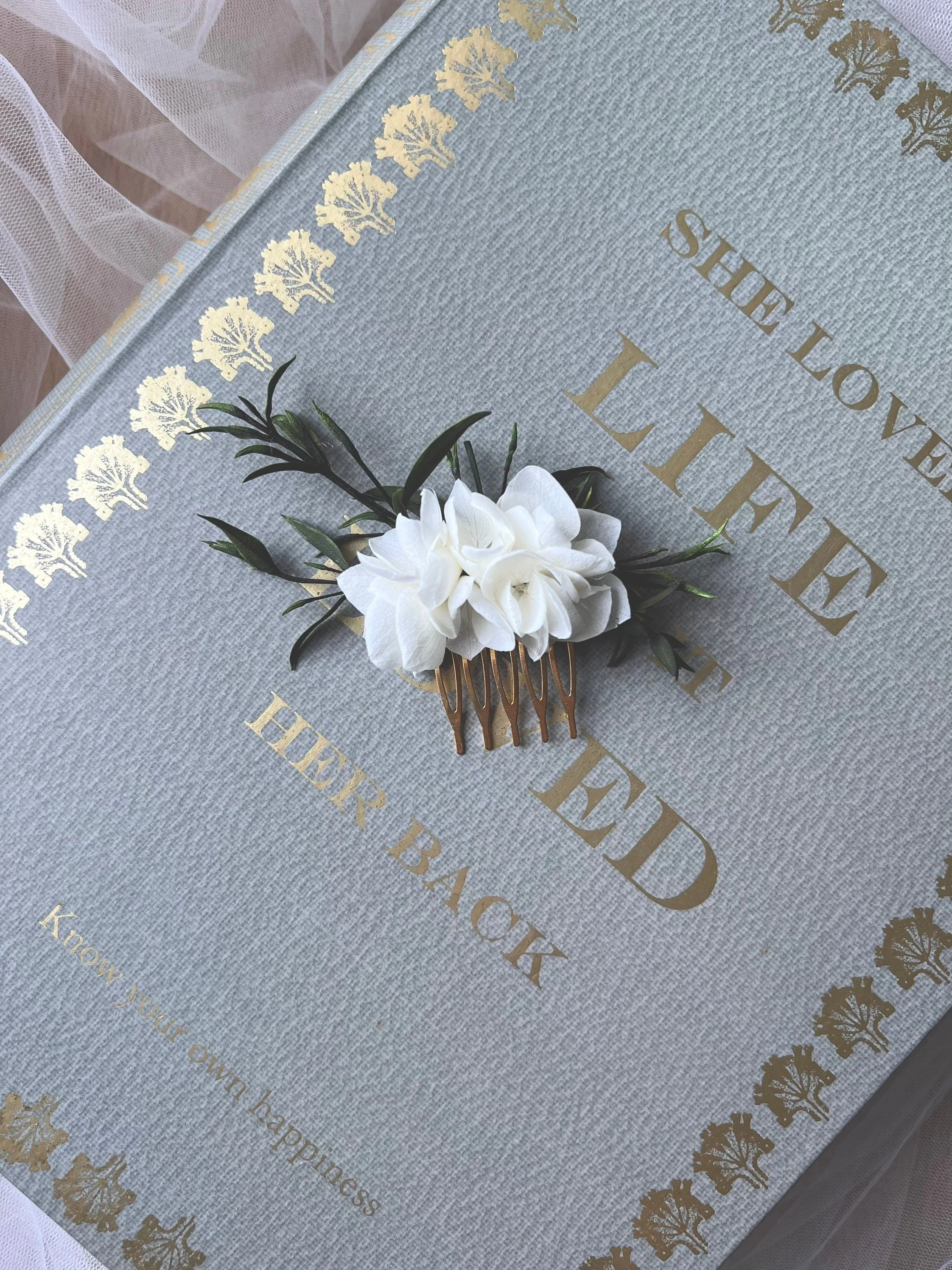 Bohemian Eucalyptus White and Green Wedding Comb, Bridal Flower Hair Piece, Preserved Dry Flower Comb Gold