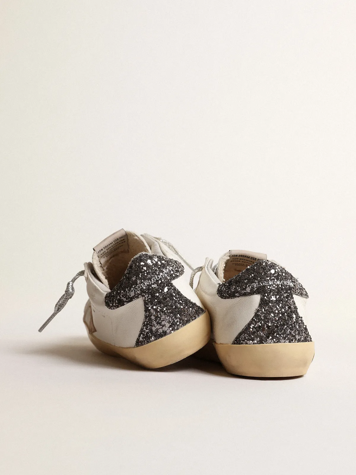 Super-Star Junior with a hazelnut star and glitter heel tab