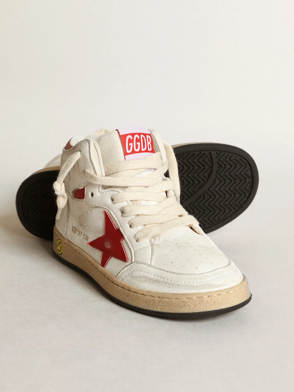 Young Sky-Star in white nappa with red star and heel tab